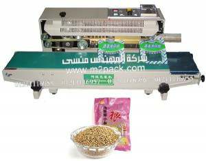 ماكينة لحام وتصنيع أكياس متعددة الطبقات مع طباعة تاريخ انتاج بسير ناقل موديل M2PACK 301 التى نقدمها نحن شركة المهندس منسي للتغليف الحديث والصناعات الهندسية-  ام تو باك